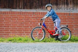 Freizeit Kind auf einem Fahrrad