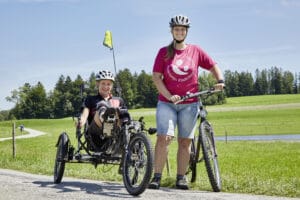 Zwei junge Frauen auf Inklusionstour