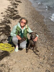 Foto klein platzieren Simone Koopmann mit Hund