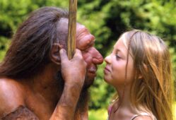 Mädchen küsst Neandertaler