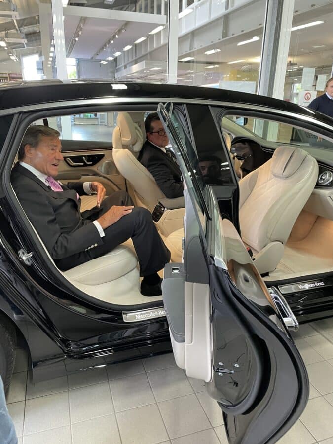 Bild \"Elektromobilität: Einzigartiger Komfort-Umbau des Mercedes EQS von TRIGEMA-Chef Wolfgang Grupp\"