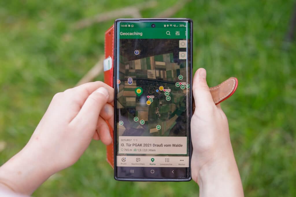 Geocaching mit Kindern braucht nur ein Handy um zu starten